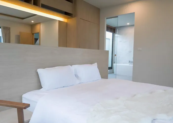 Bangtao Modern Luxury 3-Bd Villa Near Laguna Park