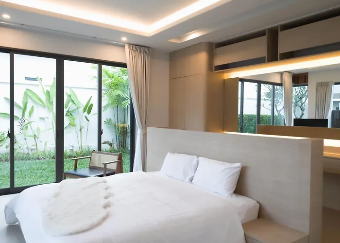 Bangtao Modern Luxury 3-Bd Villa Near Laguna Park