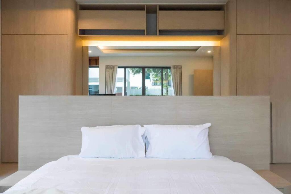 Villa Bangtao Modern Luxury 3-bd Near Laguna Park *